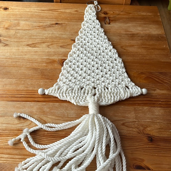 Vintage Macrame Christmas Tree Wall Decor - Picture 4 of 5